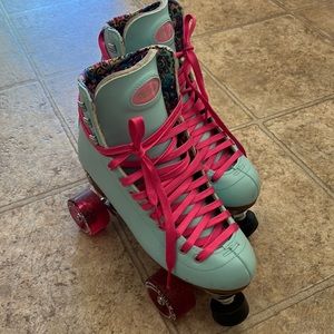 Moxi Skates Beach Bunny roller skates sz 7